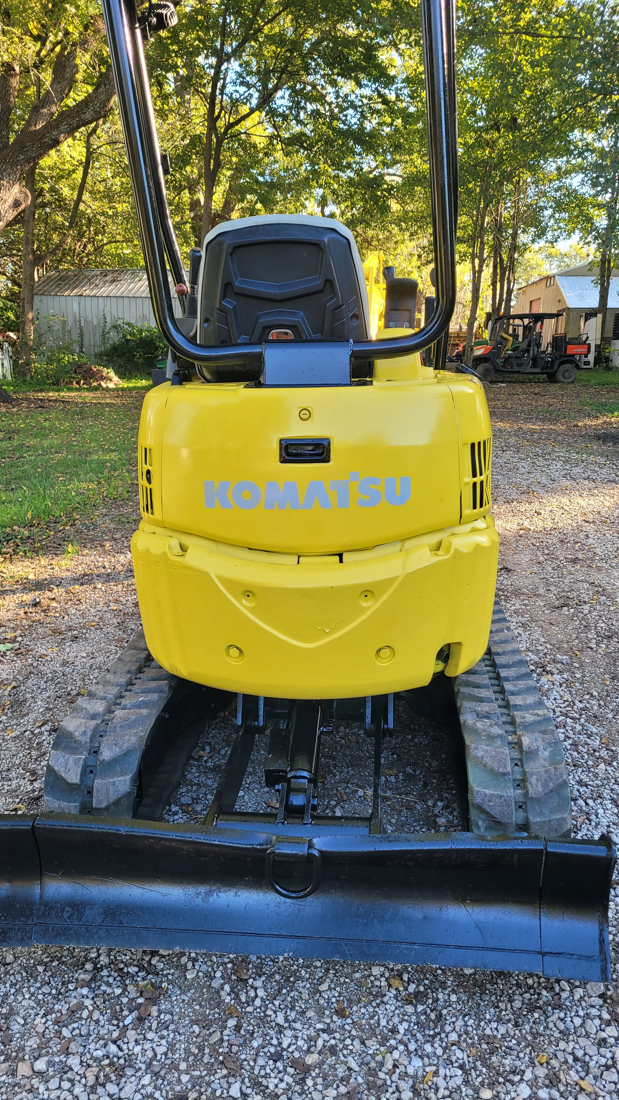 Komatsu PC15 Mini Excavator thumbnail 2