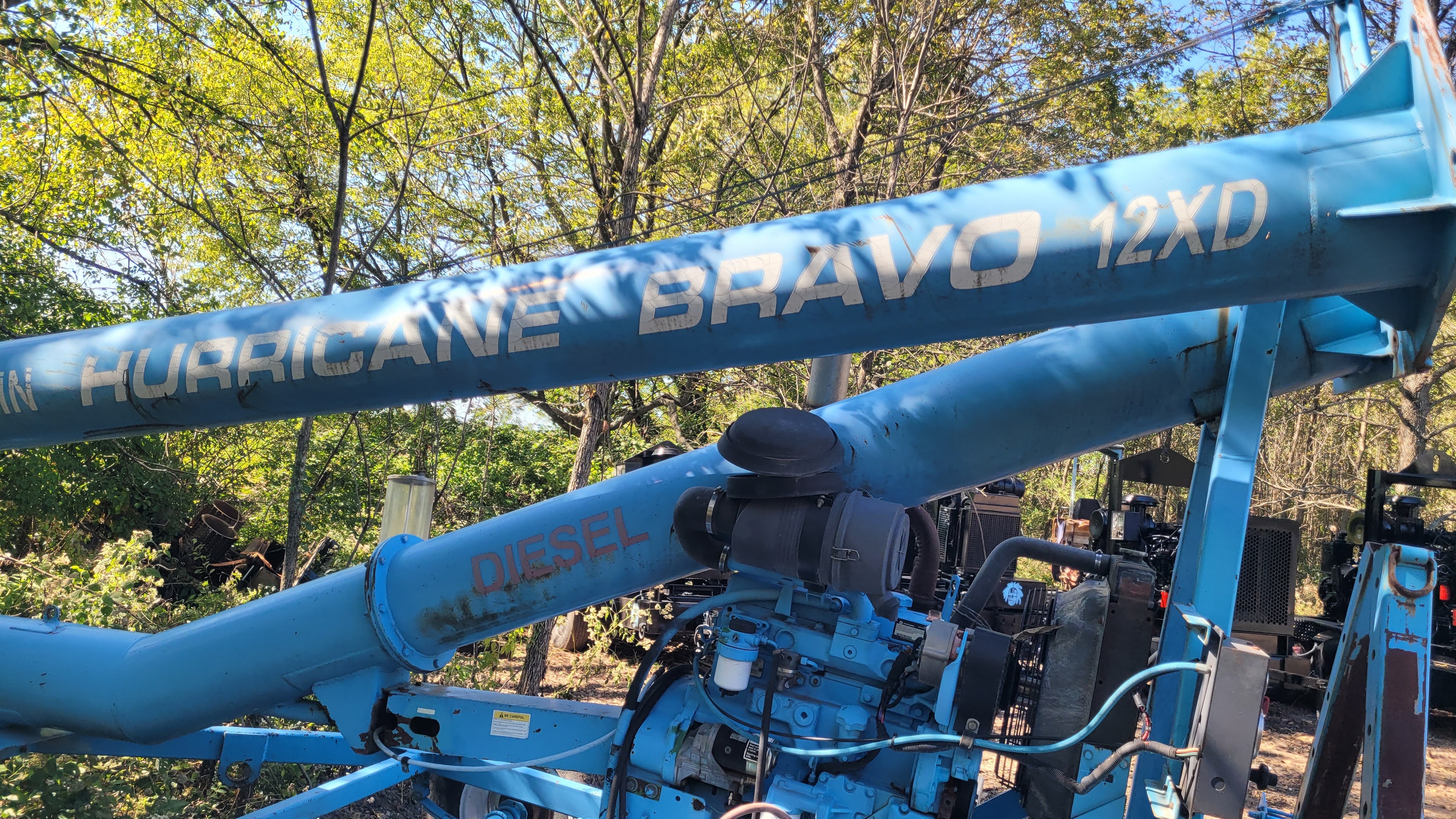 Submersible dewatering pump